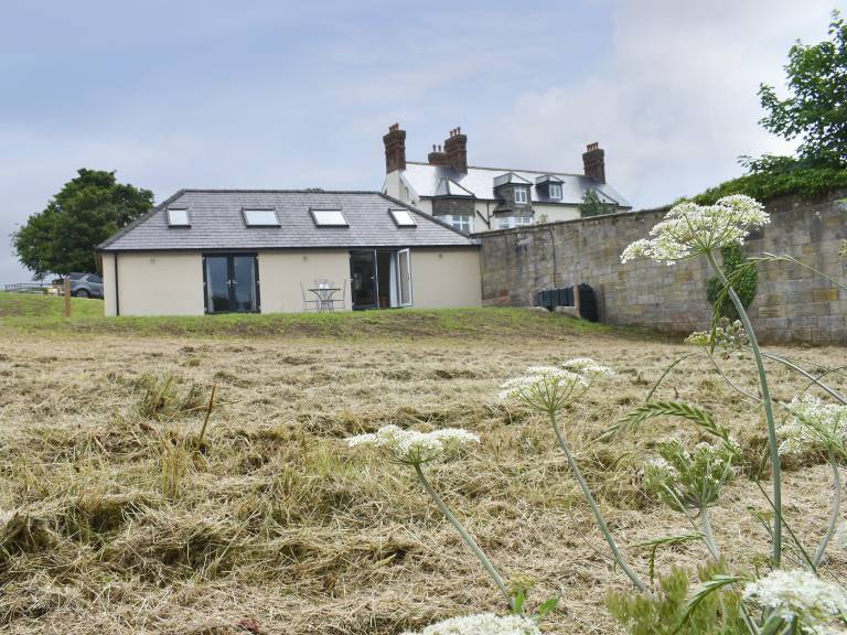 Family-friendly pleasant cottage with garden | Pet-friendly — photo 2