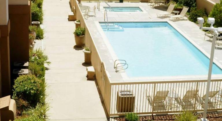 Hampton Inn & Suites Redding — photo 5
