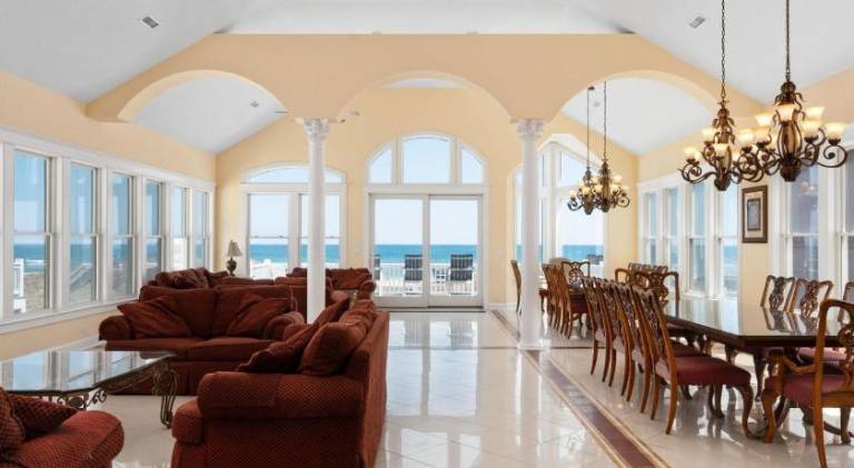 Imperial Palace 12 Bedroom Oceanfront Home — photo 3