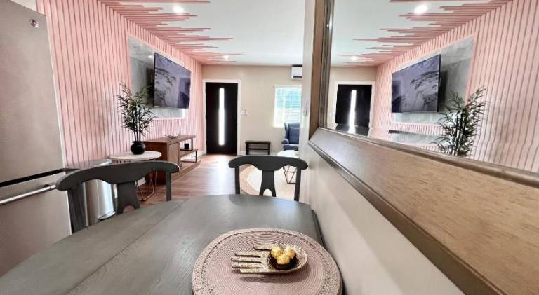 Apartment with private pool & patio | Perfect for remote work | Pets allowed — photo 3