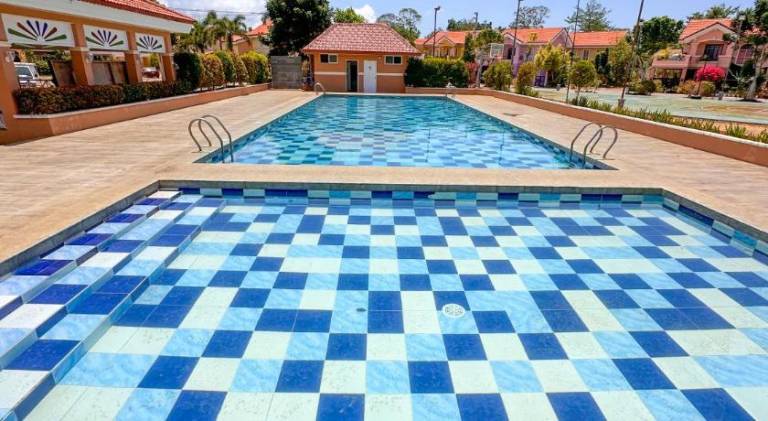 Room with Queen Bed For Couple 7 mins away to Canigaran Beach 10mins away to Airport 5mins away from — photo 3