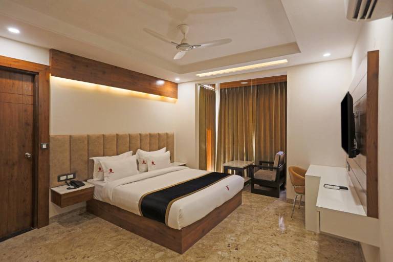 HOTEL RED BLU in New Delhi