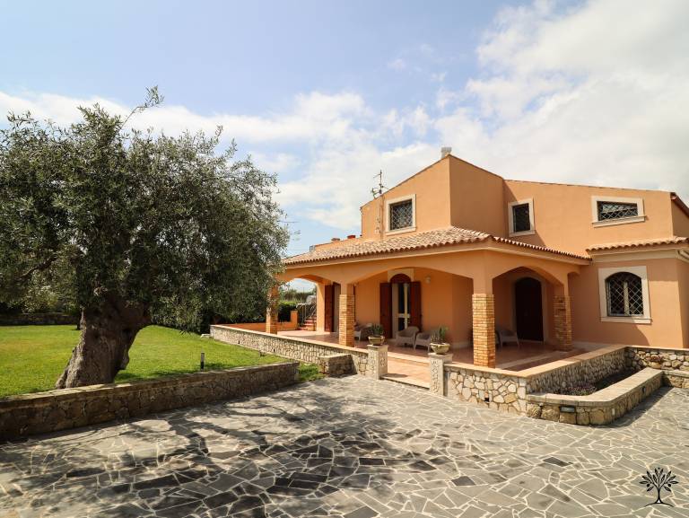 Casa Avola