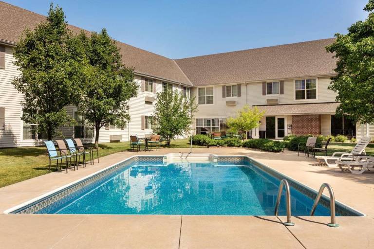 Baymont By Wyndham Wichita East — photo 2
