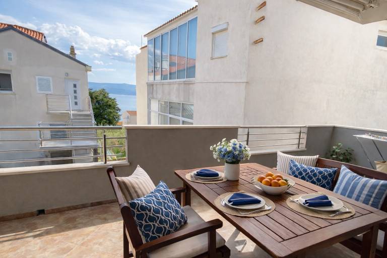 Fully equipped nice apartment with grill & fast internet | Sea view | Close to the beach | Pets are welcome in Omis