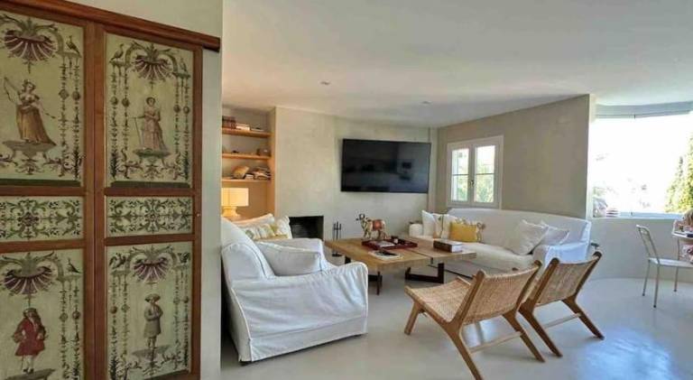 Holiday apartment with pool in Marbella