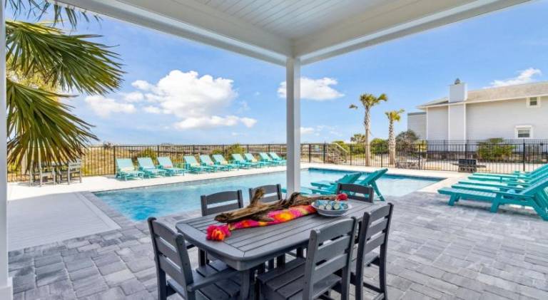 Ocean Lookout 2 - Heated Pool, Beachfront Deck, Stunning Ocean Views — photo 5