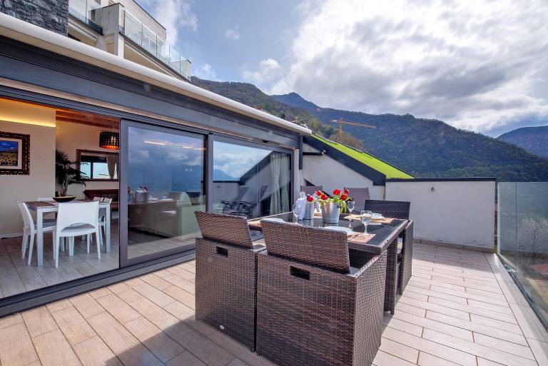 Holiday Home "Relax and Happiness" Lake View, Private Jacuzzi, Shared Heated Indoor Pool — photo 4