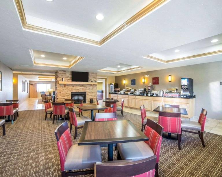 Comfort Inn Evansville-Casper — photo 5