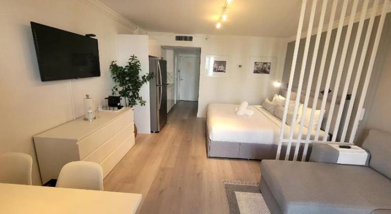 Estudios en las playa de Sunny Isles Beach in Aventura, FL