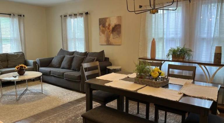 Vacation home with 5 rooms for 12 persons in South Bend, IN