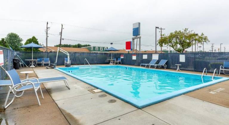 Days Inn by Wyndham New Philadelphia — photo 4