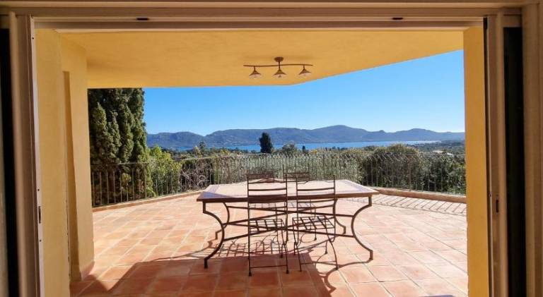 House with pool in Porto-Vecchio