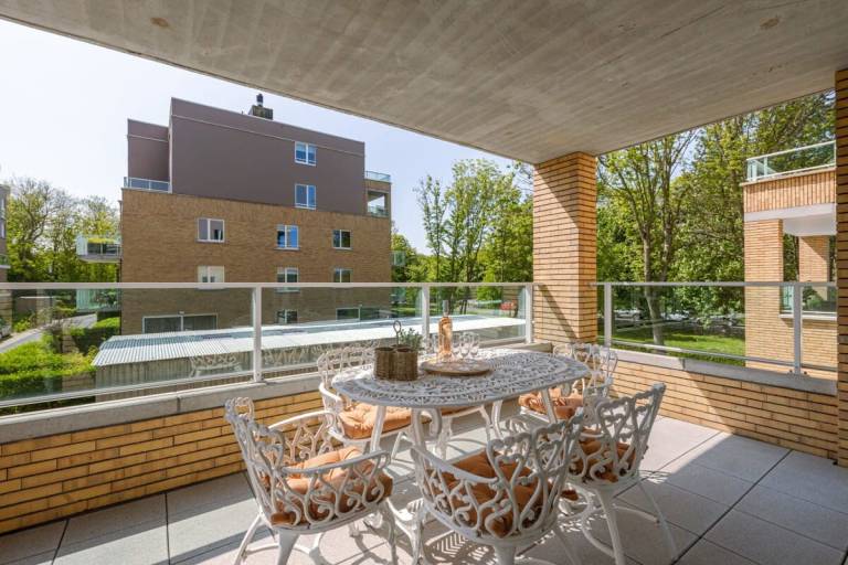 Huswell A luminous apartment near the marina