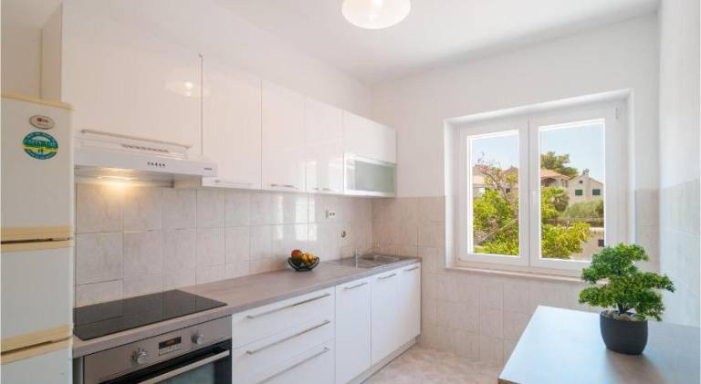 Apartment with 2 rooms for 5 persons — photo 3