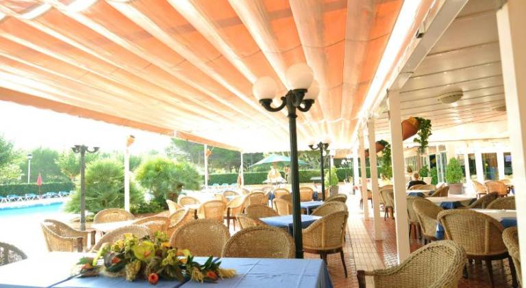 Rental apartment with terrace, pool & garden — photo 4