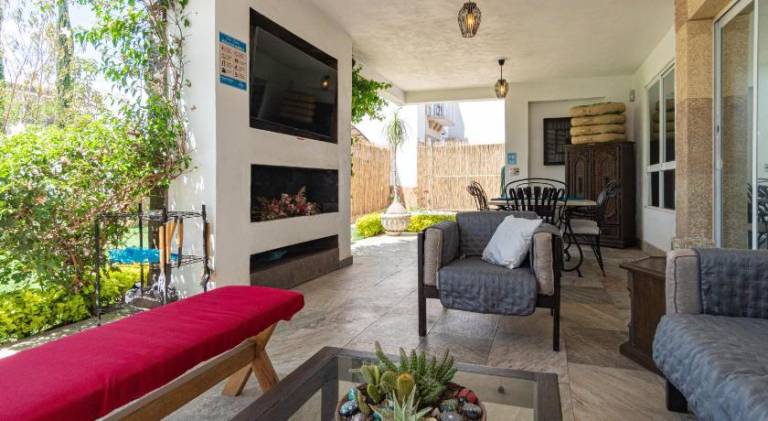 Vacation home with hot tub & pool — photo 4
