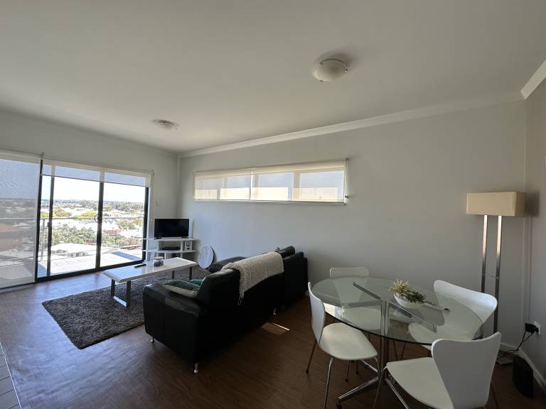 Lovely 2BR Apartment in West Perth with Parking