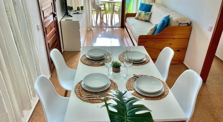 Holiday apartment with private pool, patio & yard | Suitable for remote work — photo 4