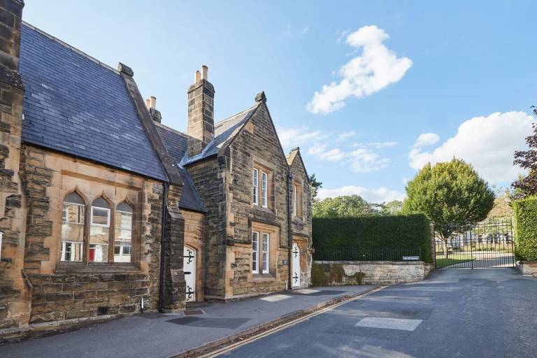 House  Pickering