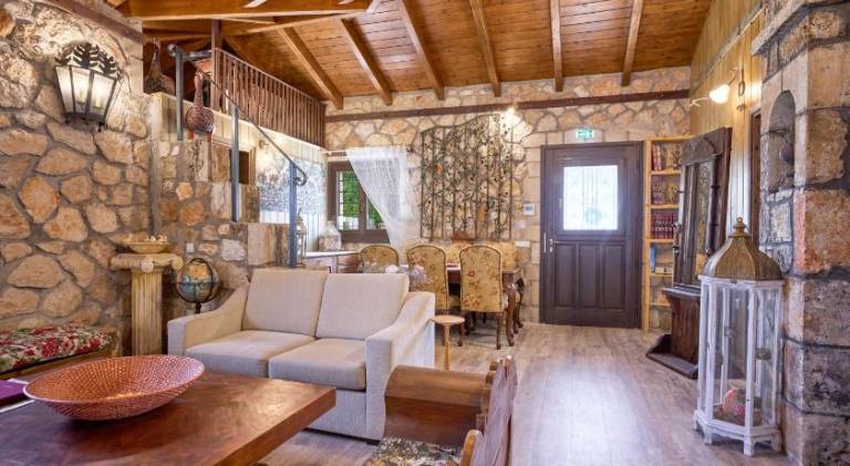 Lovely villa with hot tub & pool | Close to the beach | Pets are welcome — photo 3