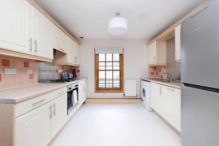 Fully equipped beautiful apartment | Close to Edinburgh Castle | Pets are welcome — photo 2