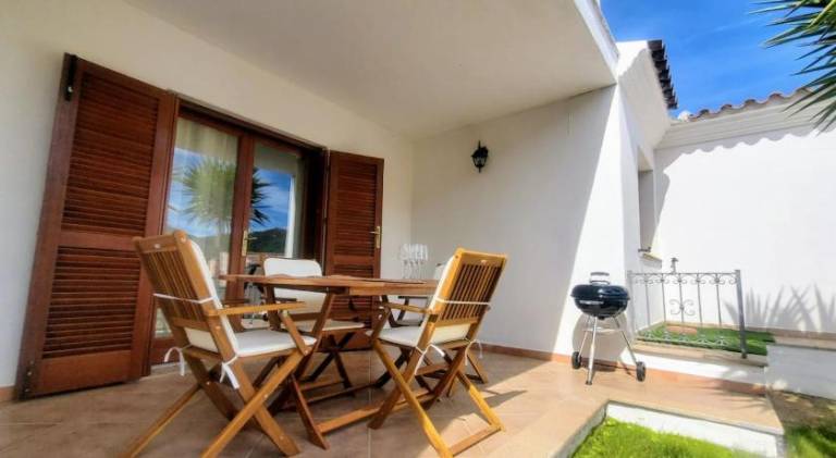 Vacation home with yard, patio & barbeque | Dogs allowed — photo 3