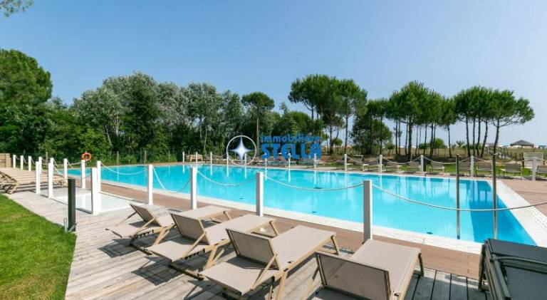 House with private pool & terrace in Jesolo