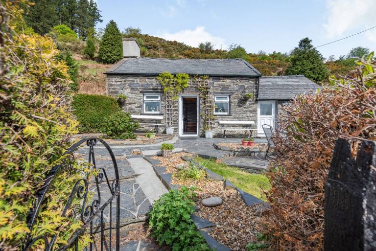 Family-friendly wonderful cottage with yard | Pet-friendly — photo 2