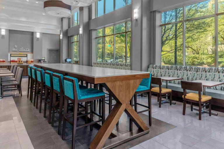 Hampton Inn & Suites by Hilton Arlington Crystal City DCA — photo 4