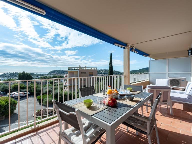 Apartment with terrace | Sea view — photo 3