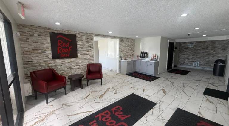 Red Roof Inn & Suites Hammond, IN — photo 2