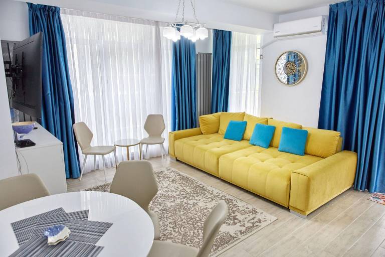Rental apartment with jacuzzi, yard & pool | Beach nearby | Pet-friendly — photo 2