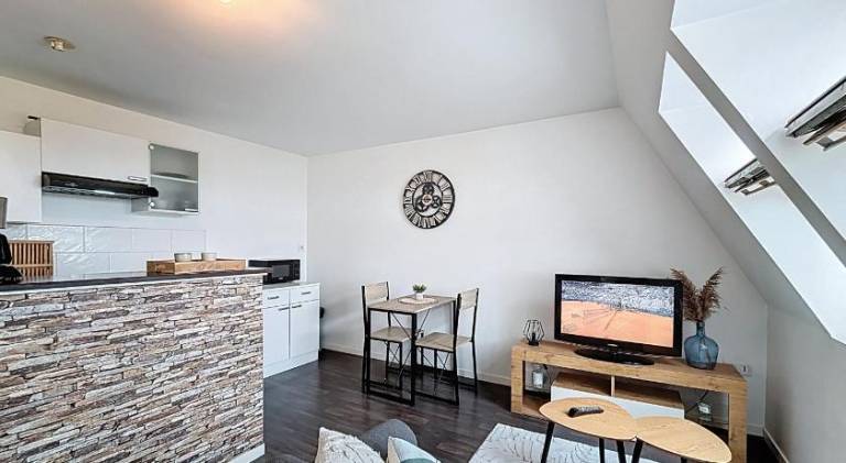 Apartment with patio | Pets are welcome — photo 3