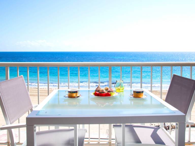 Primun in Calpe with 2 bedrooms and 2 bathrooms