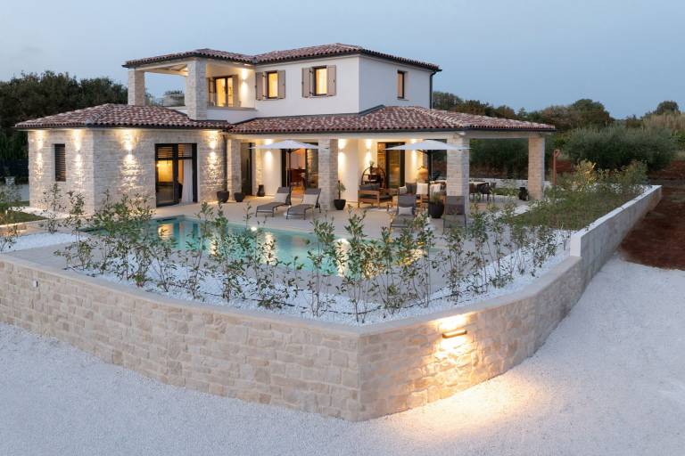 Fully equipped beautiful villa with barbeque, yard & private pool | Dogs allowed — photo 3