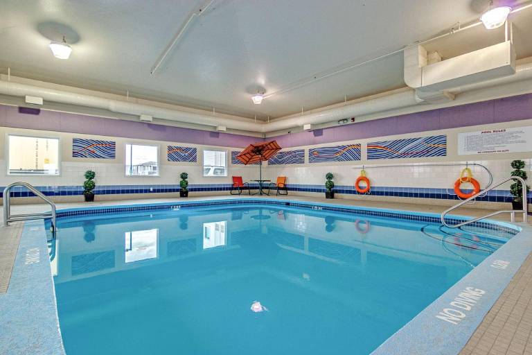 Motel 6 Saskatoon, SK — photo 5