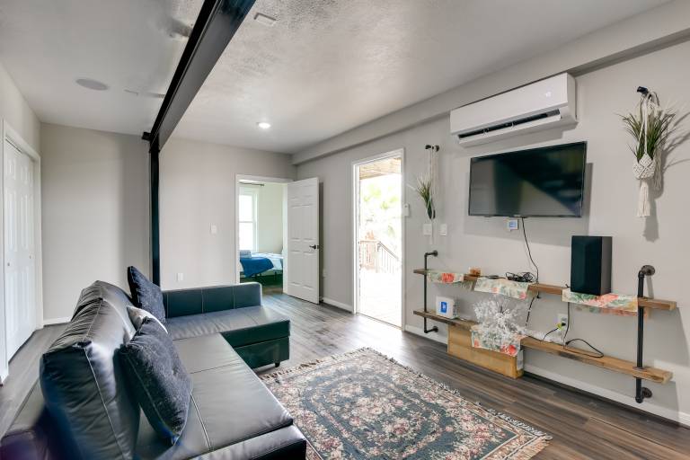 Rooftop Deck & Views! Pet-Friendly Galveston Home — photo 4