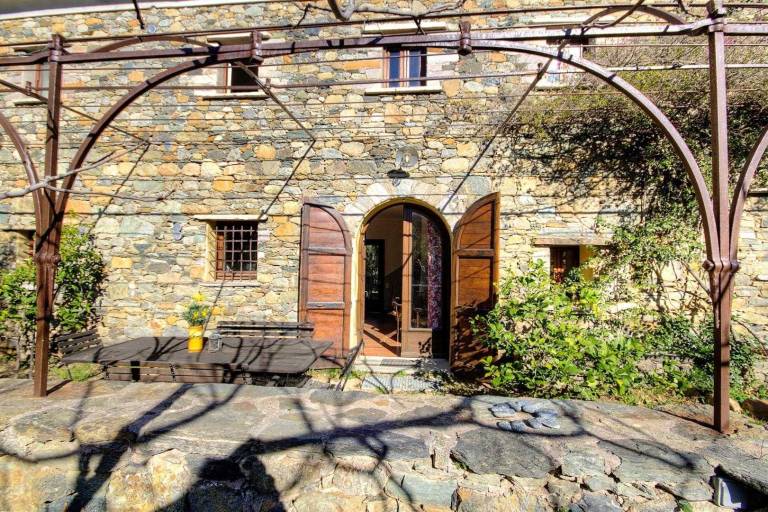 Beautiful gite with barbecue, terrace & garden | Pets are welcome — photo 2