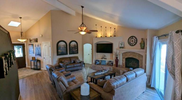 Lovely vacation home with pool | Pets are welcome — photo 3