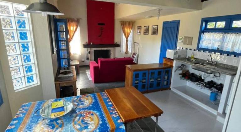 Vacation home with yard — photo 2