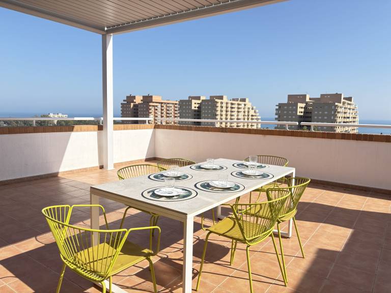 Holiday apartment with patio & pool | Beach view — photo 4