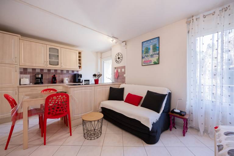 Studio Montcalm with Shared Pool, Wi-Fi, and Parking in Aix-les-Bains