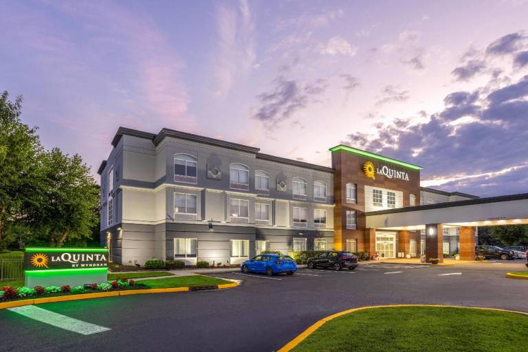 La Quinta Inn & Suites by Wyndham Mt. Laurel - Philadelphia — photo 3