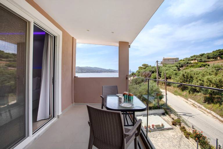 Studio Apartment 'Villa Dionysia Studio S6' with Shared Pool & Wi-Fi — photo 2