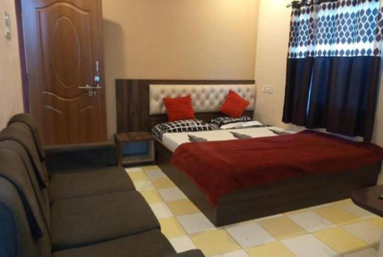 Goroomgo Bliss guest house Varanasi