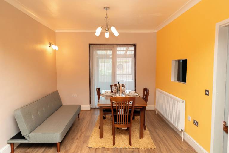 House  Farnborough