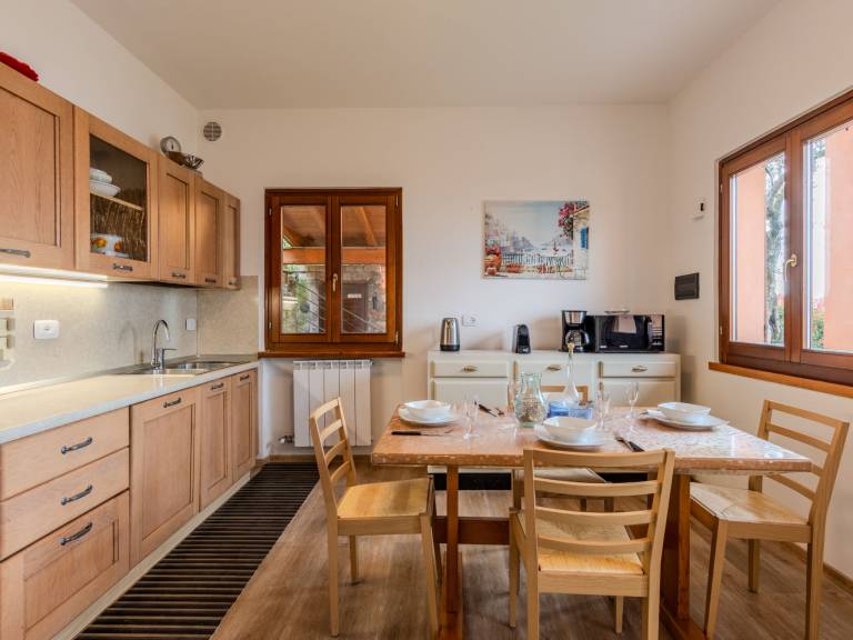 Vacation home with garden, terrace & barbecue | Lake view — photo 2