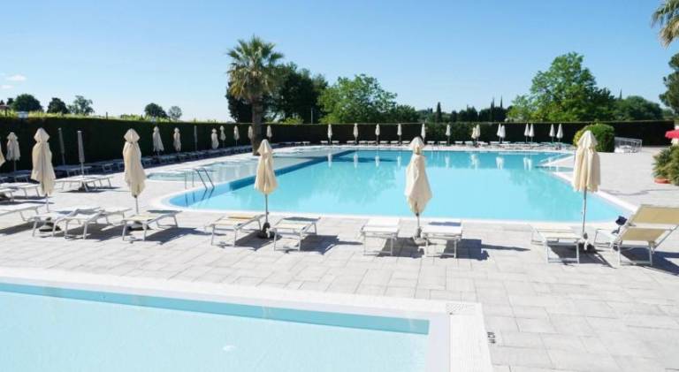 Dagi's Dolcevita Apartments in Lazise