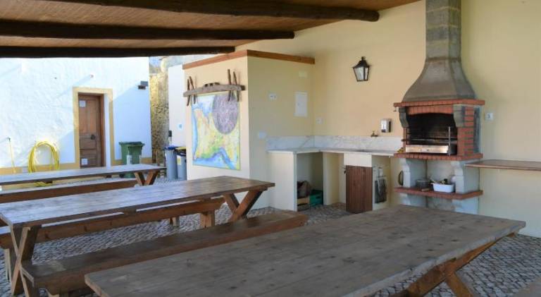 House with pool, garden & BBQ — photo 4